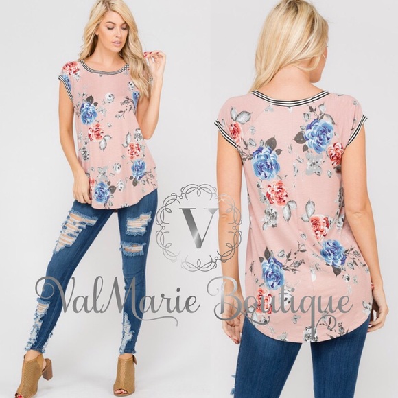 Soft Trendy floral top - Picture 3 of 3